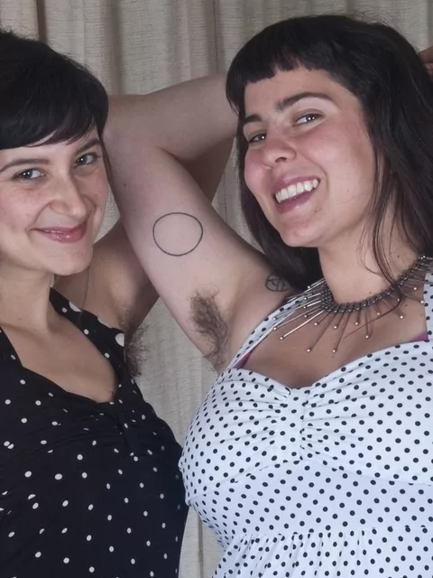 Le fidanzate bisessuali preferiscono non depilarsi