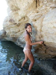 Una ragazza alta in un resort - foto #7