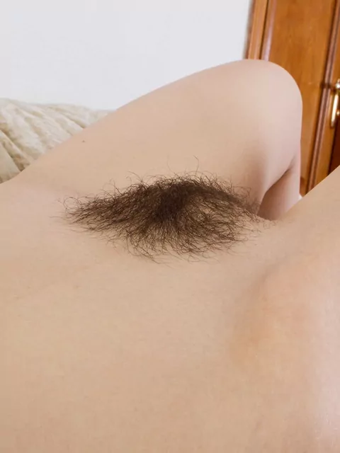 Le donne amano guardare il proprio pube